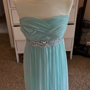 Formal dress 👗 perfect for a wedding or formal event